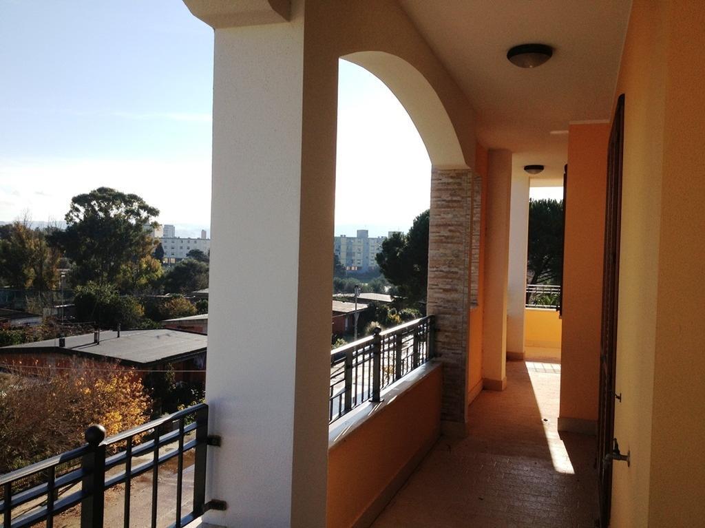 Regina Apartment *