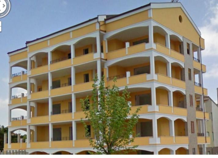 Regina Apartment *